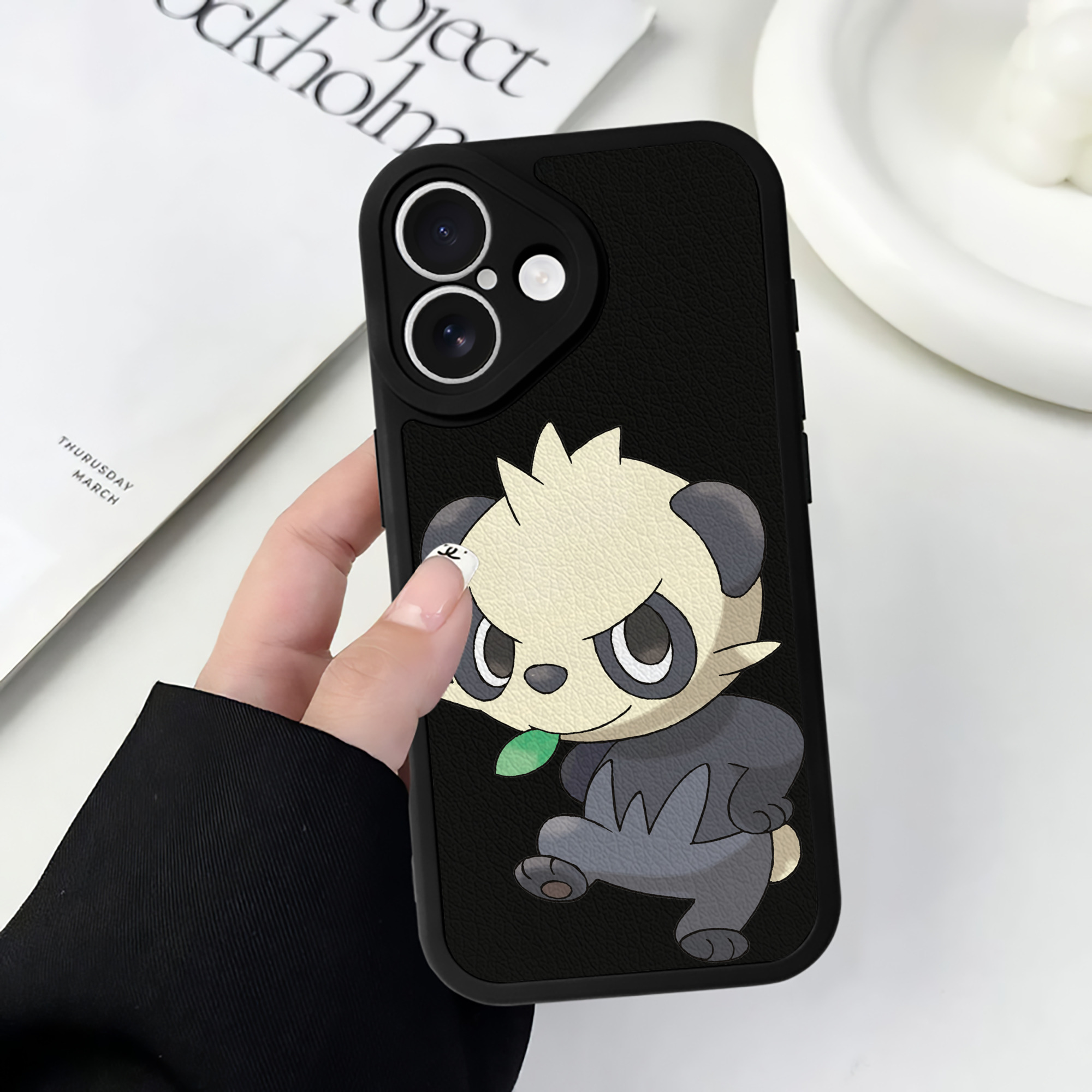 （画像用） ポケットモンスター Pokémon 【iPhone 16シリーズ対応】シリコンスマホケース（レザー調） 材質：シリコン